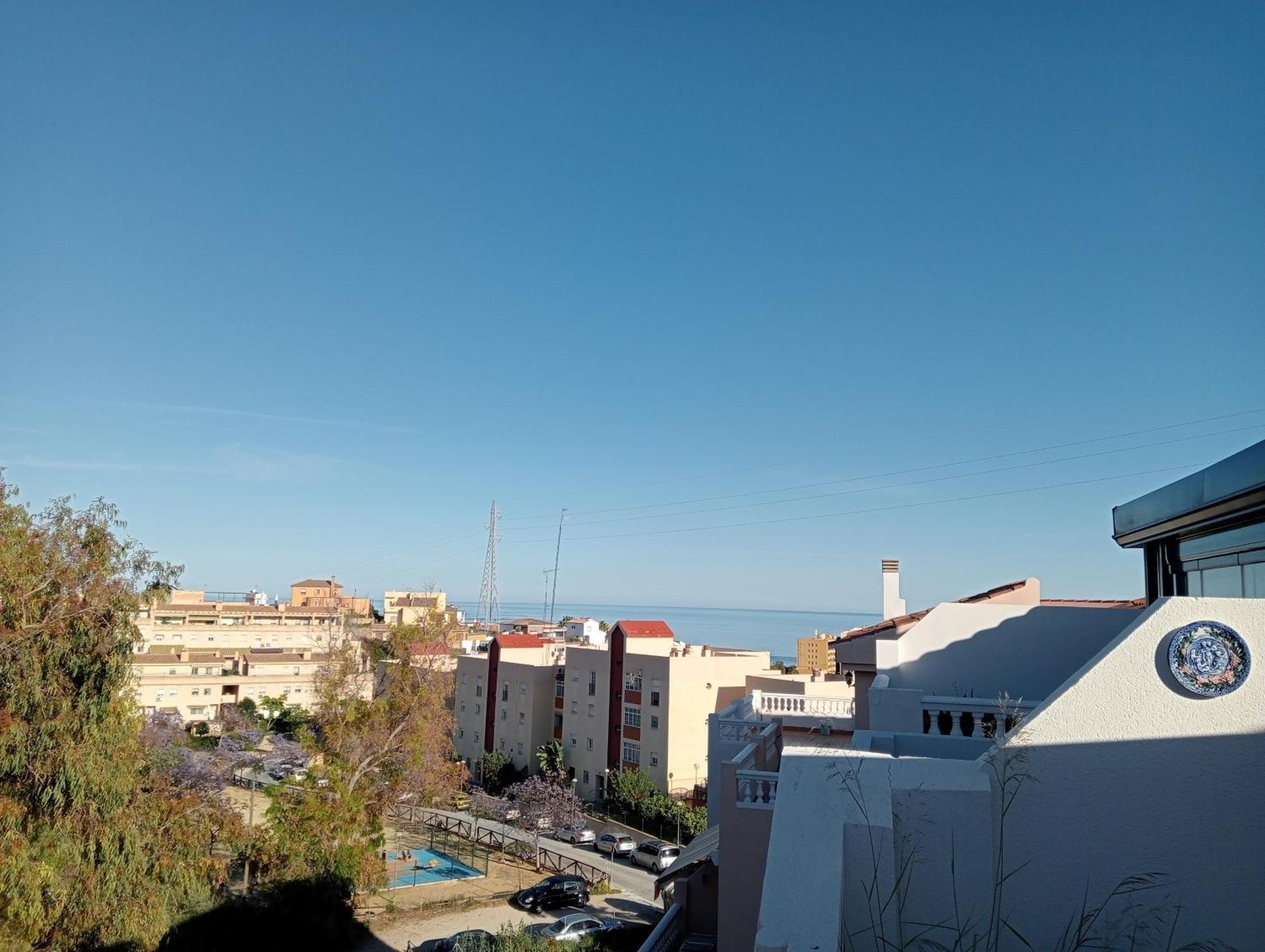 Atico Residencial Mariana Parking Privado Y Piscina Apartment